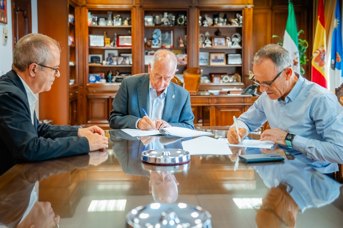 🌊💧 Roquetas de Mar firma el contrato para suministrar agua regenerada de la EDAR al riego de más de 6.000 ha del Poniente. Un hito en sostenibilidad hídrica e innovación. 🌱 Además, el alcalde Amat recibirá el premio Sustainability Action.
🔗 f.mtr.cool/wuduqhtewy