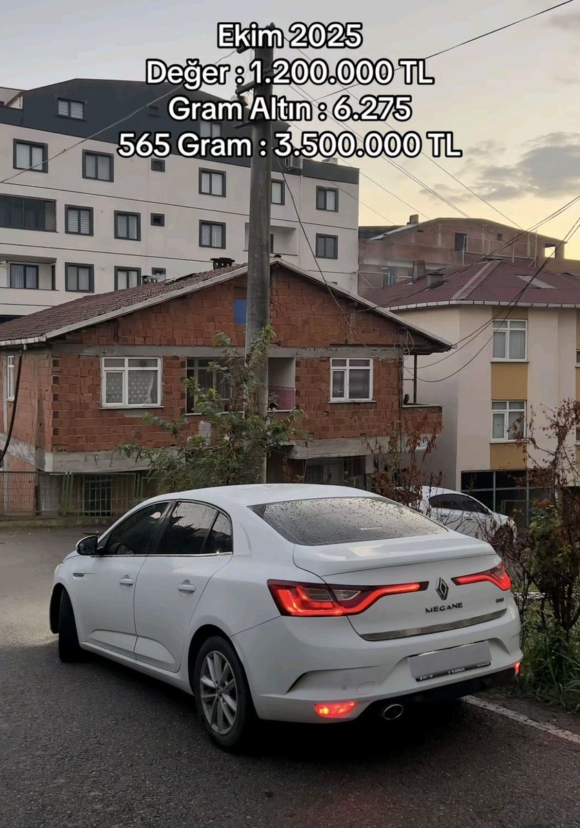 ZamHaberAjans's tweet photo. 2023 yılında 565 gram altın bozdurarak otomobil alan bir vatandaş, aradan geçen sürede altın fiyatlarındaki artışla şoke oldu. Aynı miktarda altınla bugün aynı modelden tam 3 adet araç alınabildiğini fark etti. https://t.co/4bm9fNRBDK