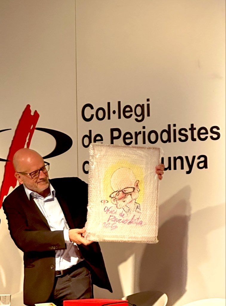 “El periodisme vol temps i espai. Si vols prosperar a la vida sempre has d’aprendre i anar amb algú que en sap més que tu”

Enhorabona <a href="/rbesac/">Ramon Besa</a> per aquest merescut premi d’ofici i per tants bons anys de mestratge periodístic