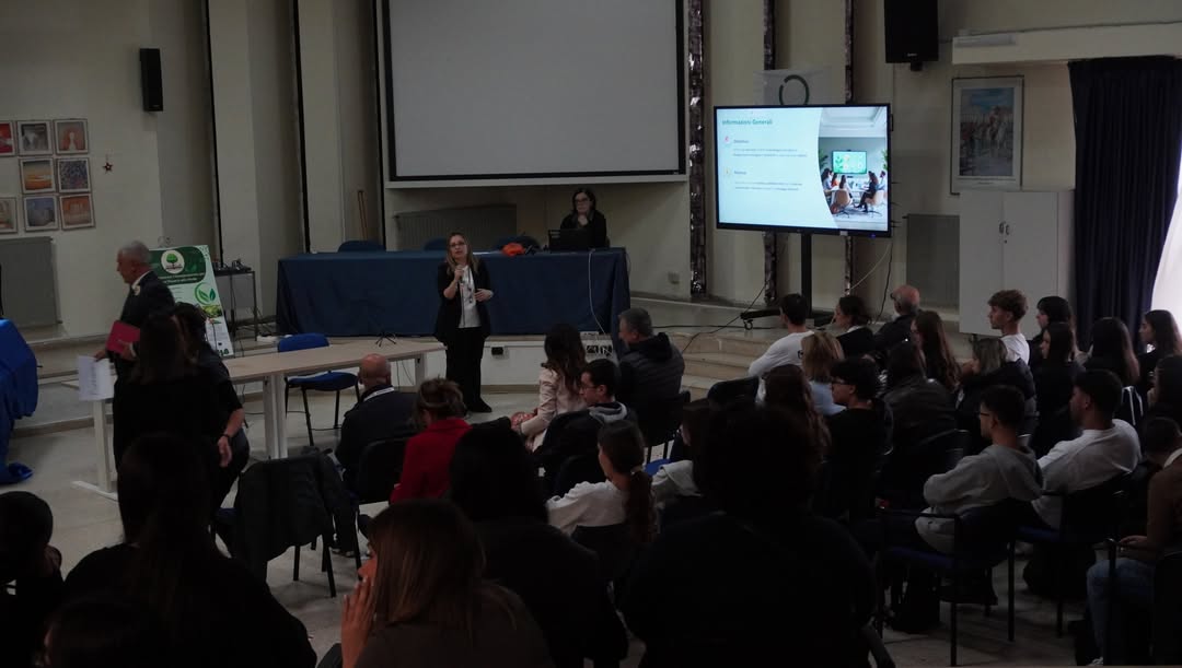 eu_track's tweet photo. 🌍 Celebrating #ErasmusDays 2025 at “Bianchini-Filosi”! 🇪🇺

Inspiring talks on our European projects:
💚 Green Citizenship – GreenTeach Project Dr. M. Tramonti (EU-Track) — thanks to all who make our European journey possible! 💙💛

#ErasmusPlus #EuropeanMobility @follower https://t.co/0bXe7slQz7