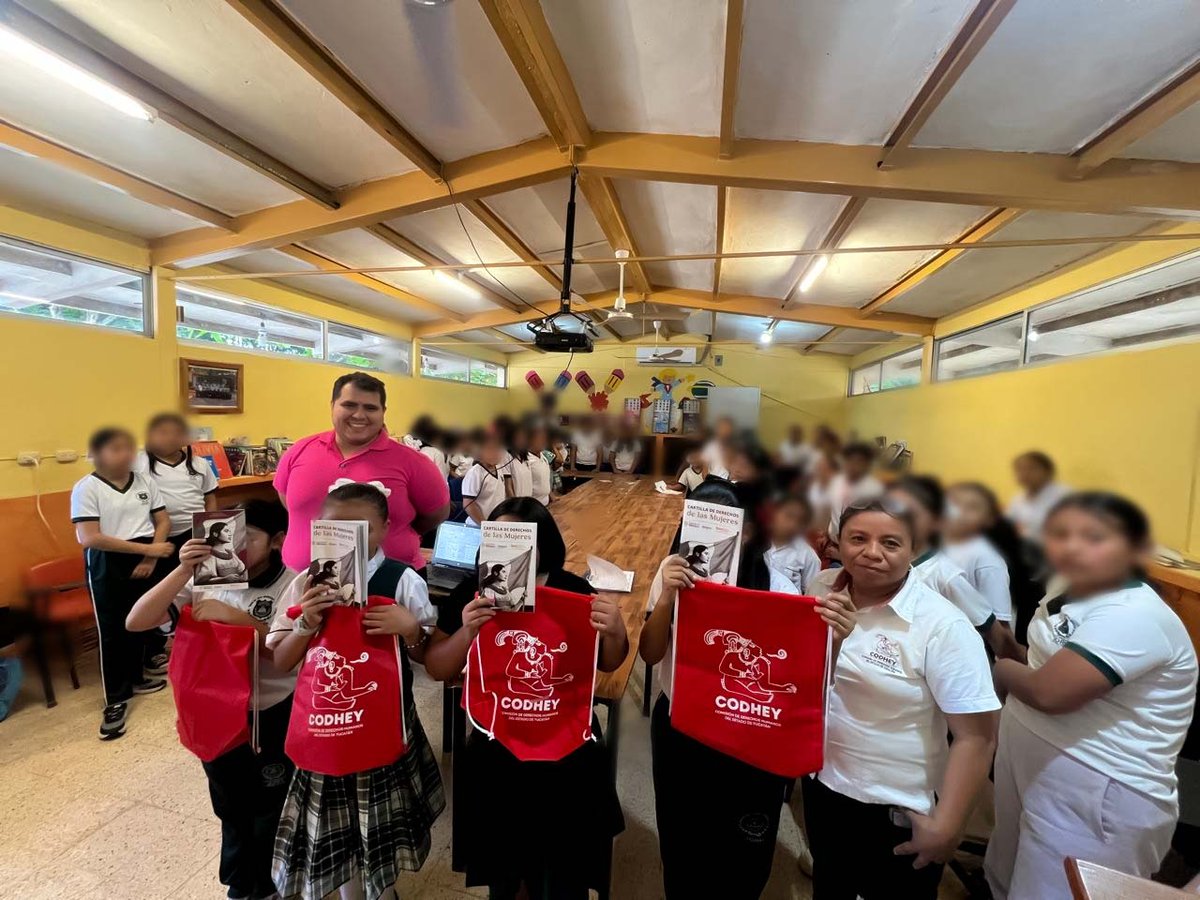 💜 Promovemos los derechos de las mujeres y las niñas desde las infancias.
En la CODHEY, visitamos la primaria “Juan de Dios Rodríguez Heredia” en Temozón para compartir la Cartilla de los Derechos de la Mujer y fomentar respeto, igualdad y no violencia desde la escuela.