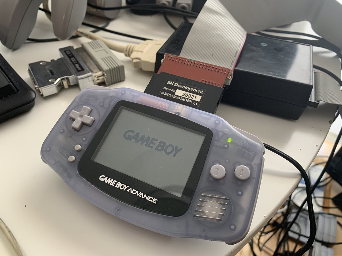 _BehindTheCode's tweet image. This is a Gameboy Advance development kit by SN-Systems (ProDG).

The system connects to a Windows PC using a SCSI PCI interface card; via an HD-50 cable. Developers could also use PCMCIA cards for development on the go using a laptop.😎🤘

#RETROGAMING #gamedev #Nintendo #AGB