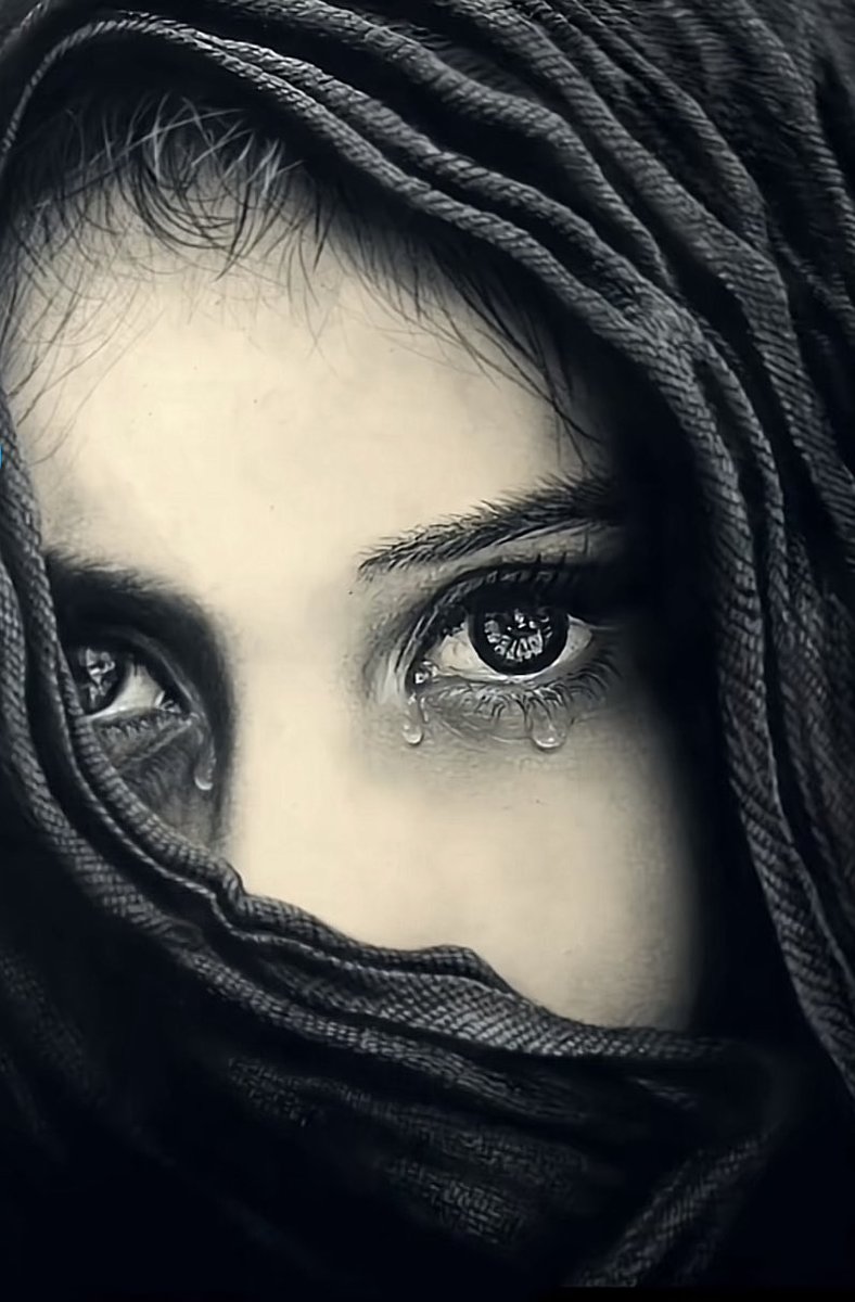 بانت خفايا ناس كانو عزيزين ،،
جابت لنا الايام ما كان فيهم ،،

ماني معاتبهم عتاب المحبين ،،
الله يسامحهم ويستر عليهم ،،

مساكم الله بالخير والرضا🤲