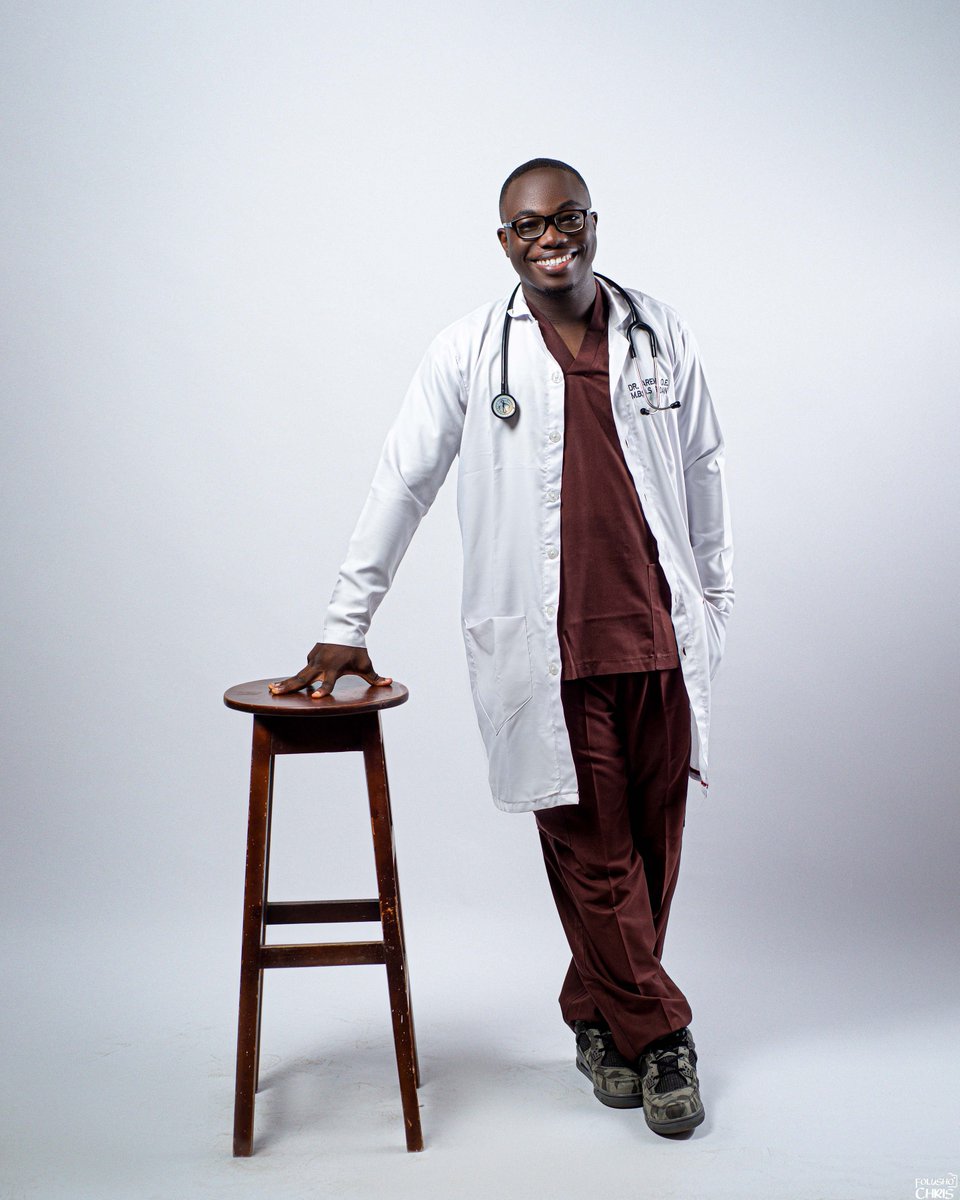 LifeOfOpeyimika's tweet image. I became a medical doctor today, but I'm stepping away from the traditional path.
Why?
Because I believe healthcare products should be built by healthcare professionals.
I am making it happen @slainelabs
Your RT will help us find startups & clinics that need us now 🙏