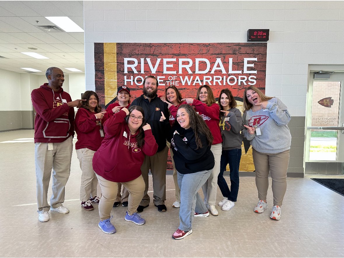 Best of luck tonight to our very own Coach Sisco, the rest of the coaching staff, and the freshman football team as they take on OHS at 6pm 🏈🏹💛 Go Warriors! <a href="/RiverdaleHighTN/">Riverdale HS</a> <a href="/RHS_WarriorsFB/">Riverdale Football</a>