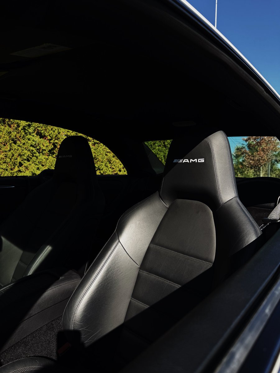 JoeW6_'s tweet image. An AMG unicorn: A white CLK63 Black Series 🏁