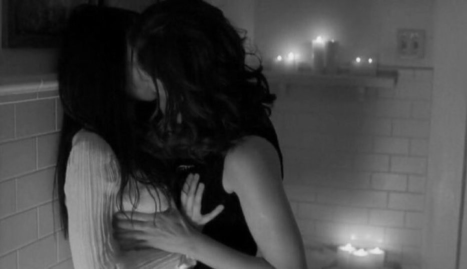 women loving women (@wlwpicz) on Twitter photo 