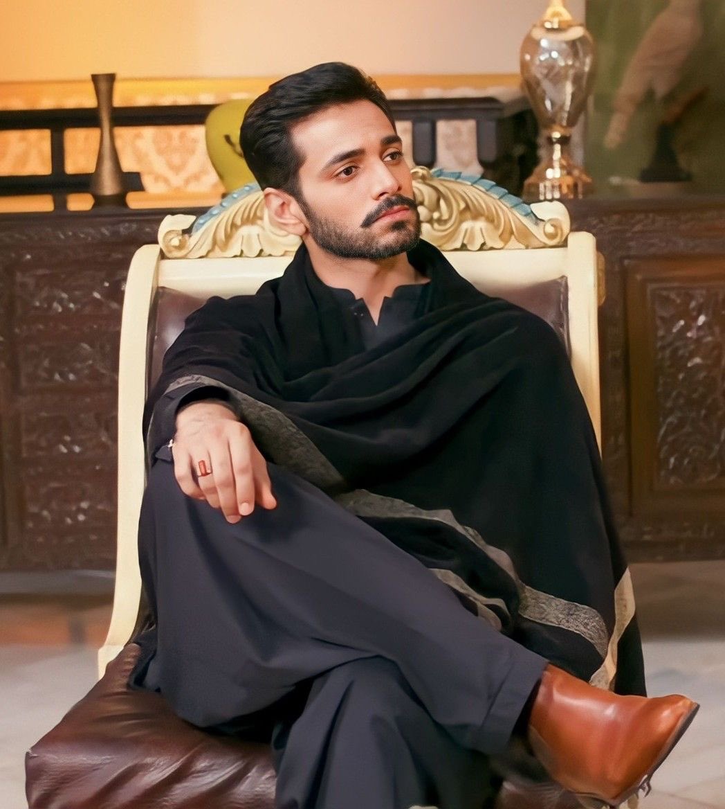 me when murtasim khan in black salwar kameez