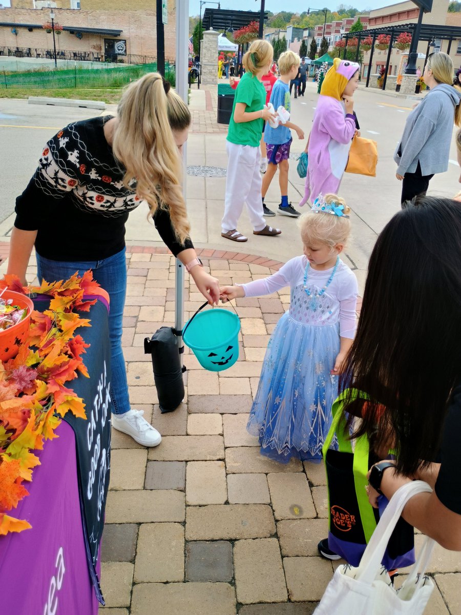 Algonquin Area Public Library District tweet media