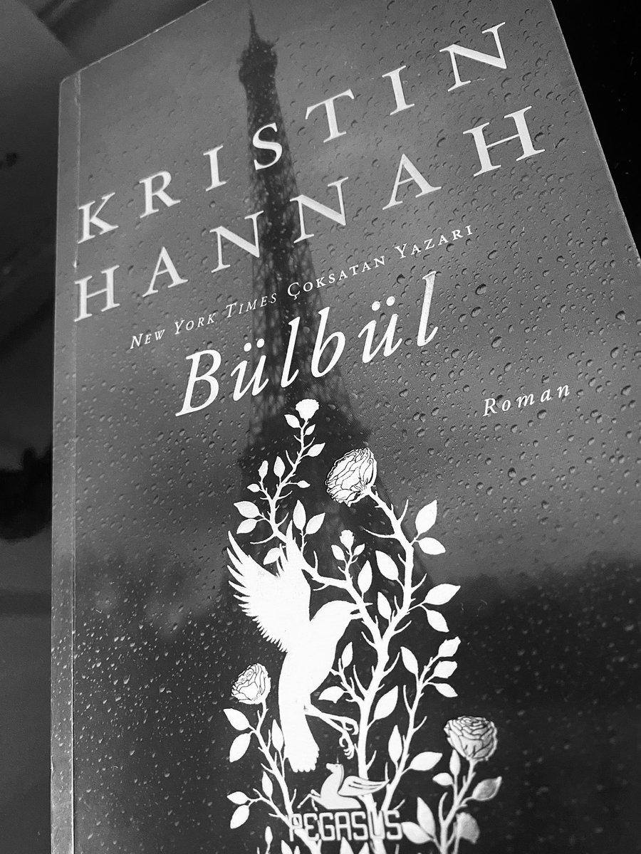 “Eğer bir uçurumdan atlarsan, en azından düşmeden önce uçarmışsın.”

                                                               📚 Bülbül

..