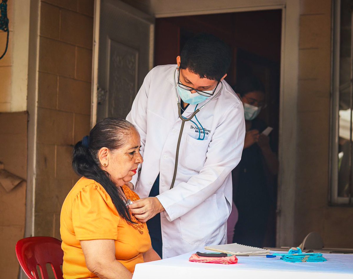 DPS_LosRios's tweet photo. #Puebloviejo | Con el objetivo de acercar los servicios de @Salud_Ec a la población, se realizó Brigada de Atención Integral en el sector La Bolivar, ofertando:

✅Medicina General
✅Odontología
✅Conversatorios sobre hábitos saludables y prevención de enfermedades vectoriales https://t.co/FTHNtMUSeJ