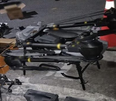 natsecboogie's tweet image. From @HRS4NTOS we have a large number of drones & cUAS systems seized by authorities during Operativo Frontera Norte in Reynosa.
Given the large amount of equipment this will be a thread 🧵.
We have a DJI FlyCart 30 shown amongst the seized equipment.