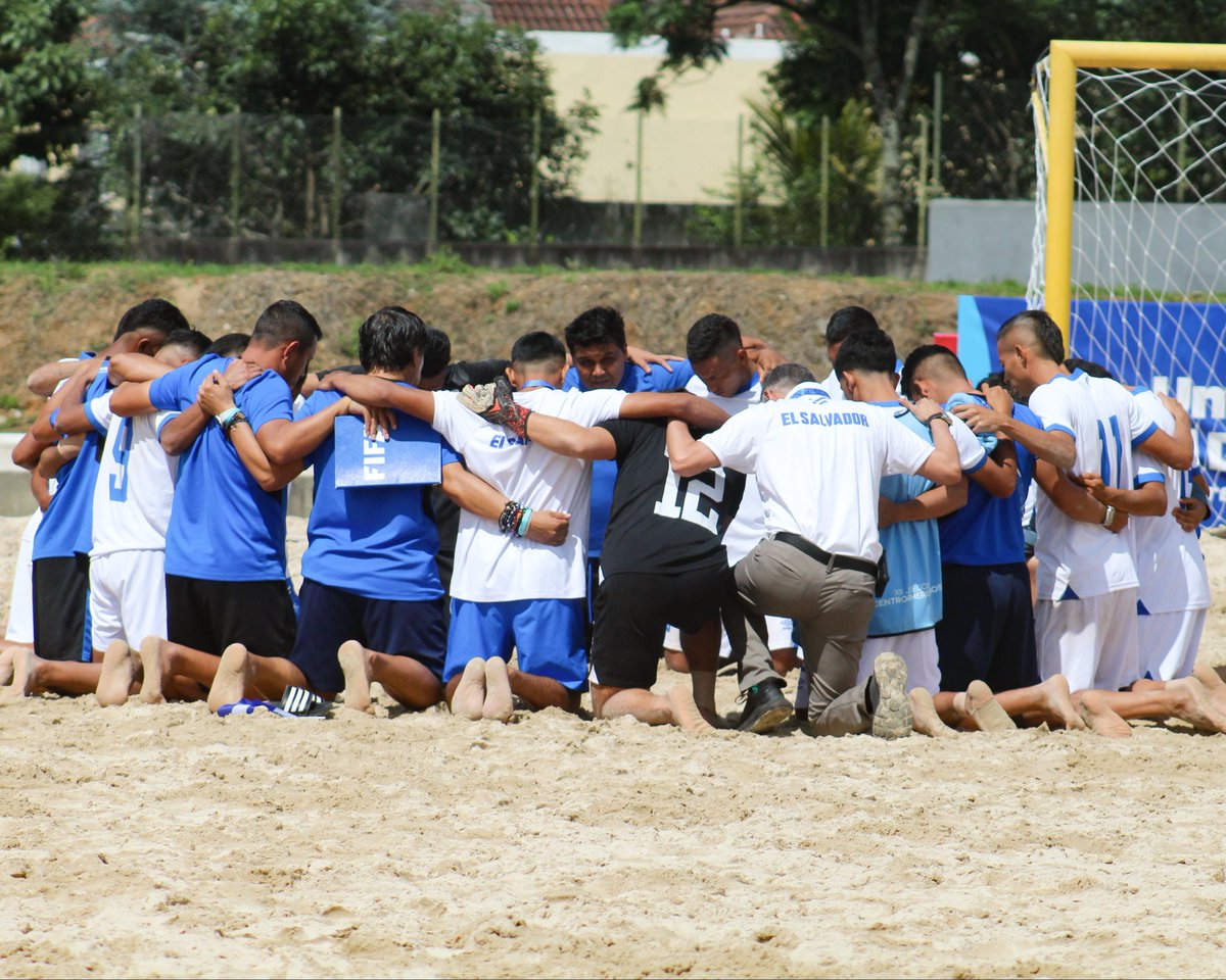 ¡LOS REYES DE LA ARENA CENTROAMERICANA!😏🥇⚽️

La Selecta playera se quedó hoy con la medalla de oro en los Juegos Centroamericanos Guatemala 2025 y reafirmó su dominio en la región.

#TeamESA🇸🇻| #Guatemala2025🇬🇹