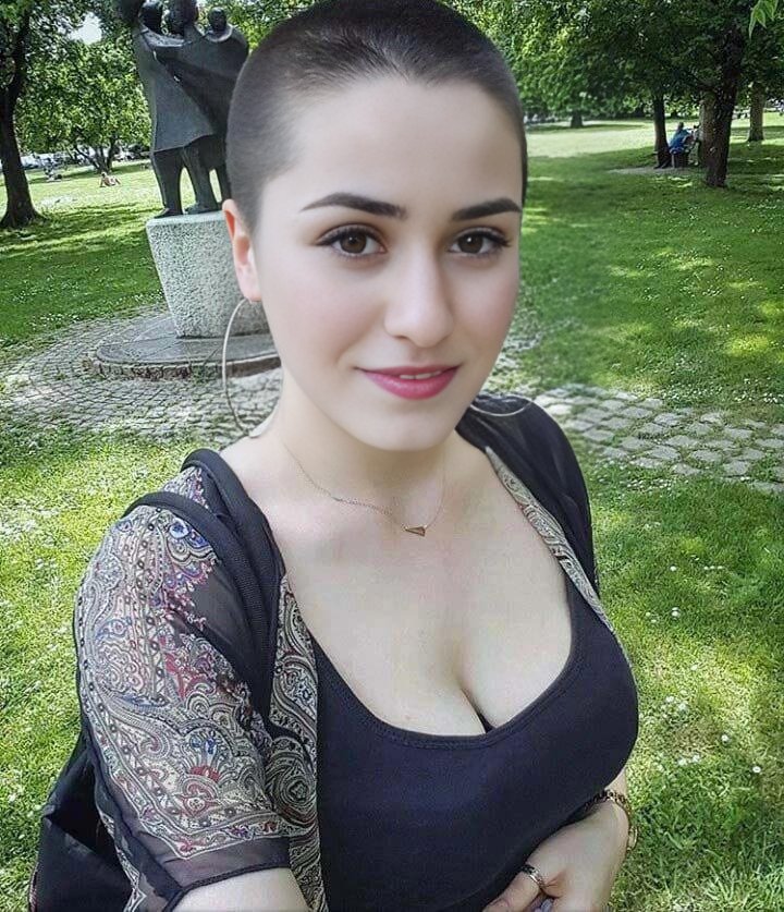 I know most people won’t care, but today marks 287 days sober. ❤️‍🩹💔
Only the heartless would scroll past without a “congratulations.” 💔🙈