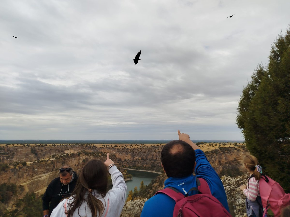 Este domingo tuvimos la primera salida de Montañismo del curso 25/26 en las Hoces del río Duratón y ermita de San Frutos.
