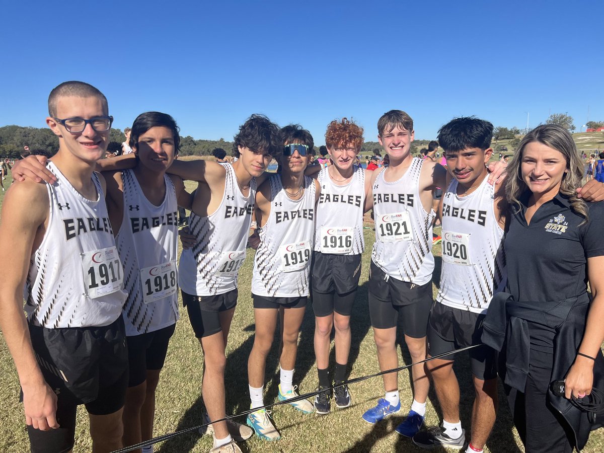 AbileneBoysXC's tweet photo. The Eagles put up a fight at regionals. Almost every athlete ran a PR on this course! They had a great season, unfortunately it stops at Regionals.  Thank you parents for your support all season. Thank you to the athletes for your hard work and dedication🦅🦅🦅 https://t.co/xu7pVjRHgf