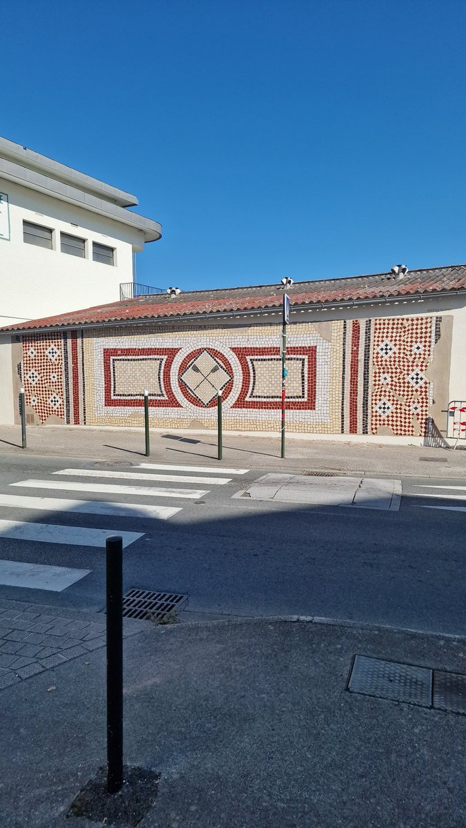 nouatre's tweet photo. #streetart. #urbanart. #mural
By : Refreshink * Giovanni Magnoli *
Pour le #FestivalPointdeVue 2025. #kaxuGalerie.
Location. La Nautique. 8 Avenue du Capitaine Resplandy. Bayonne. Pays-Basque.
📷 : By Me https://t.co/aujiWyhIMP
