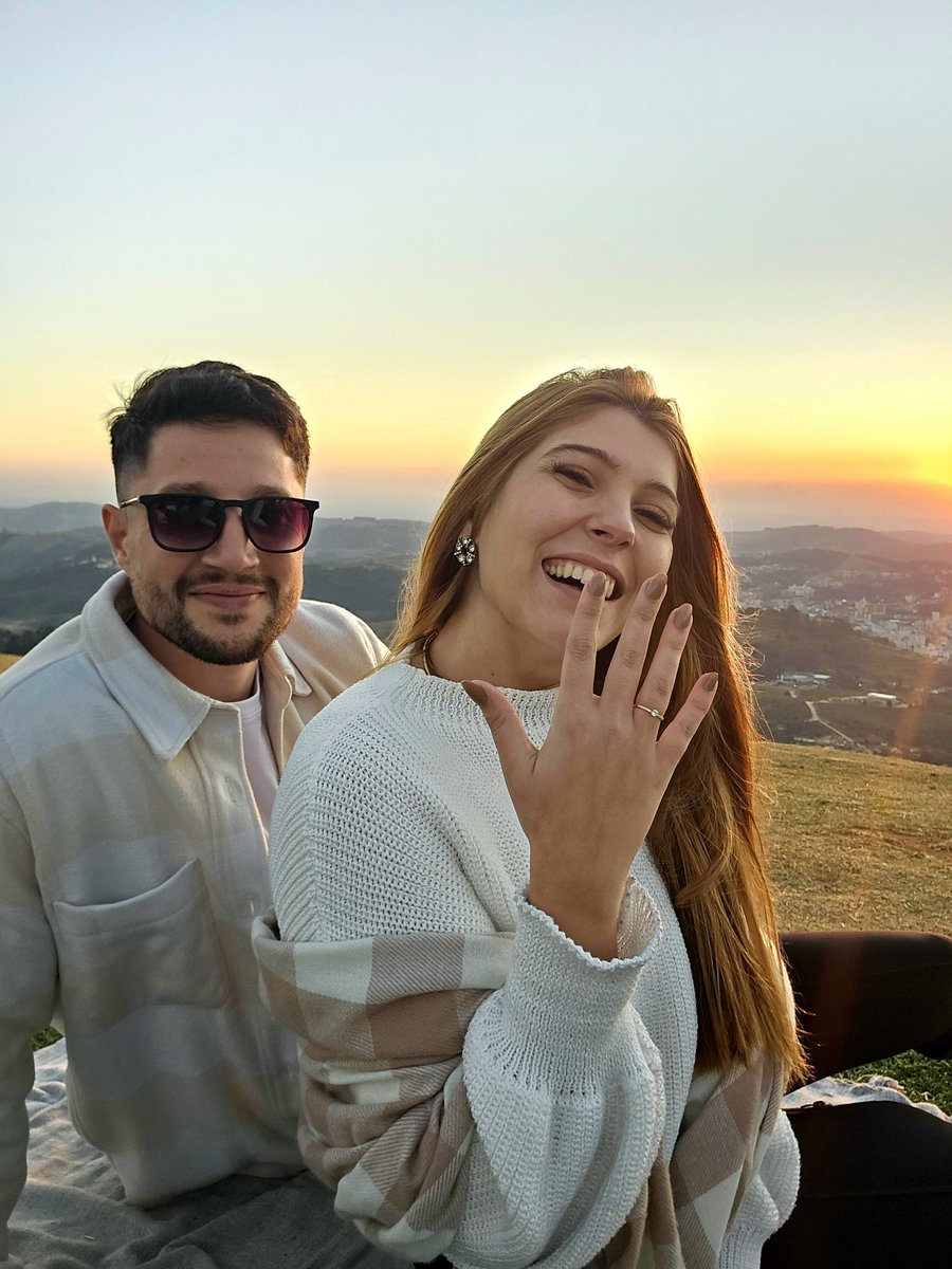sterecch's tweet photo. Noivado 15.08 &amp; Alianças 16.10 🤍💍 https://t.co/jTjs7hvwb4