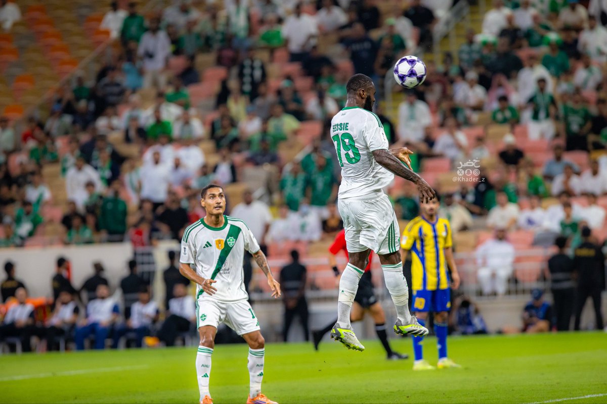 MnbrAlahlisa's tweet image. وين طاير بالسما .. مالنا بالأرض غيرك 💚😍