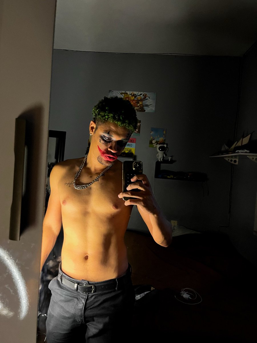 O antes e o depois da festa de Halloween kkk um Coringa em busca da sua Arlequina