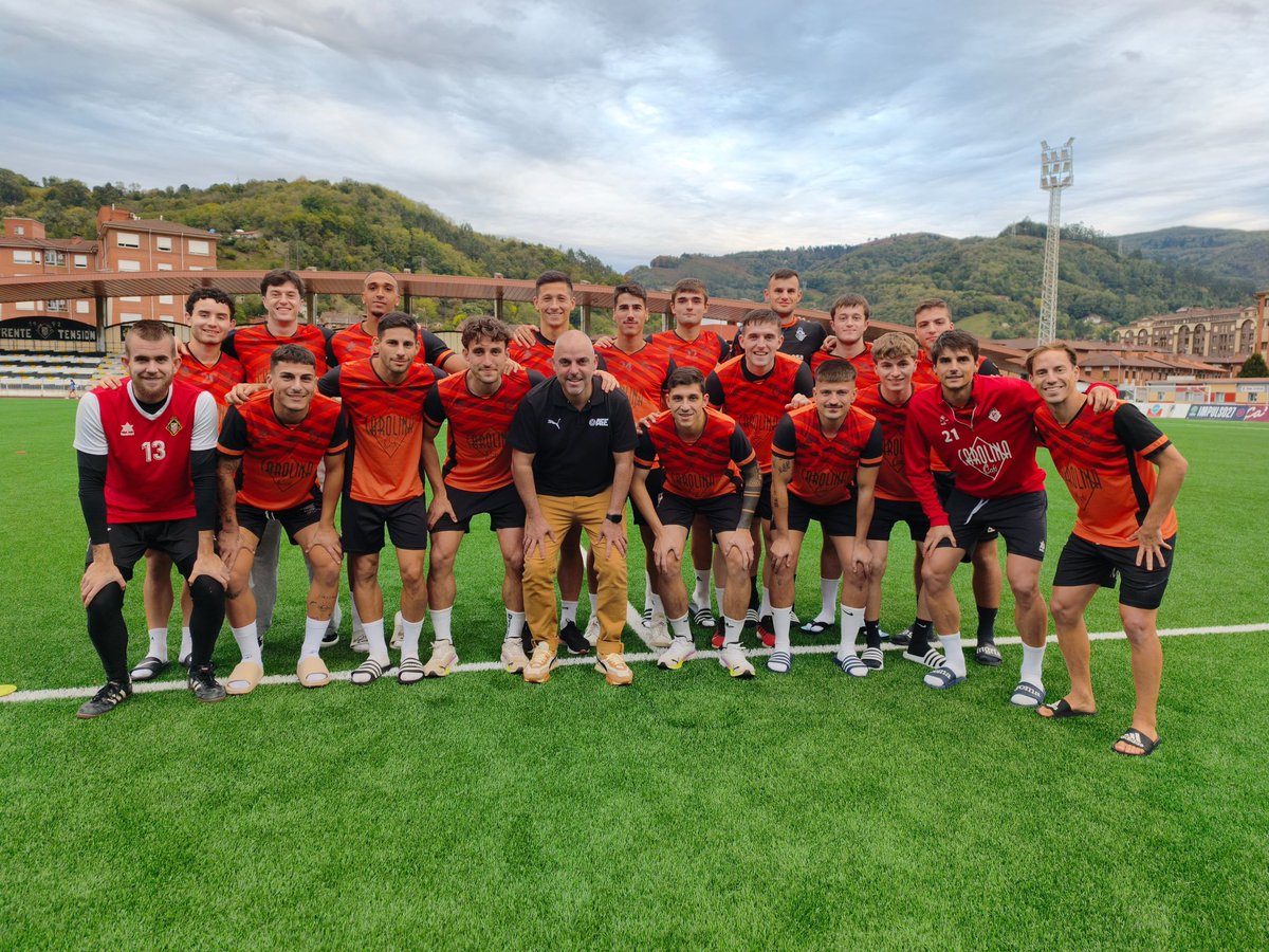 📸 Esta tarde nuestros jugadores recibieron la visita de <a href="/afefutbol/">AFE</a>. 

⚪️⚫️