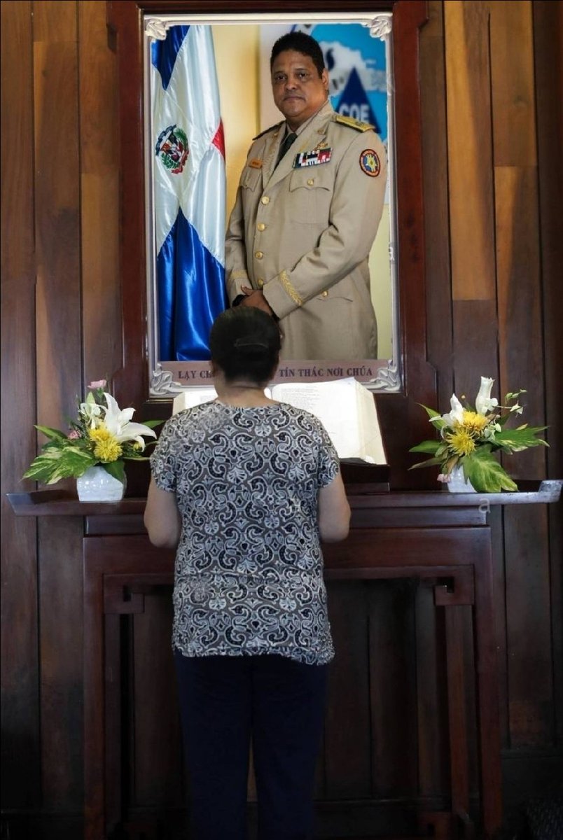 Un fuerte temblor y un posible huracán que llegará al país.

Es momento de encomendarnos a las manos de San Osiris de León y de San Juan Manuel Méndez. 🙏