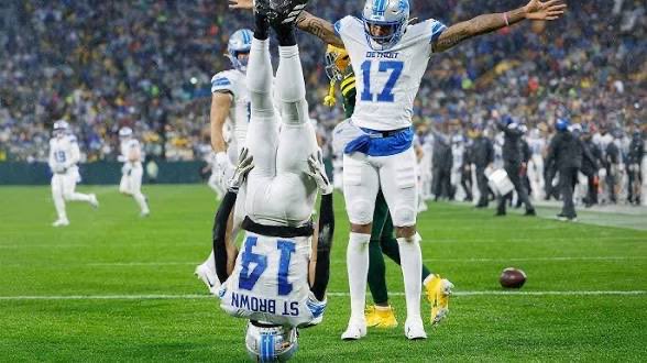 thuggerDFS's tweet photo. MNF Plays ‼️🚨

Amon-Ra St.Brown over 78.5 Rec yards 
CJ Stroud over 228.5 Pass yards 
Nico Collins over 73.5 Rec Yards 

Let’s finish off the week strong 💰 https://t.co/gBiJZAVe2T