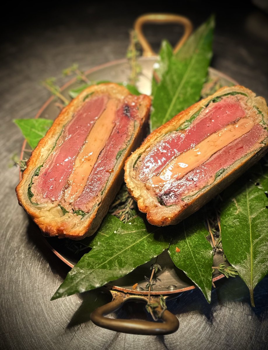 chikuparis's tweet photo. 青首鴨とフォアグラ、セップ茸のパイ包み！
Restaurant Calice

https://t.co/9GZvM05DPZ https://t.co/SL2qr2ybu3