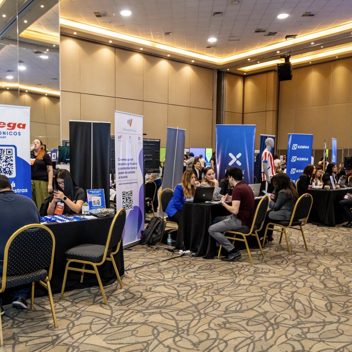 FundacionAMCHAM's tweet image. ✨AmCham Job Fair | Segunda edición✨
Una jornada que nos unió para crear juntos un futuro brillante: oportunidades de empleo, mentorías con líderes empresariales, un panel de CEOs, charlas con expertos ¡y mucho networking! 🚀
Gracias por vivir esta experiencia junto a nosotros