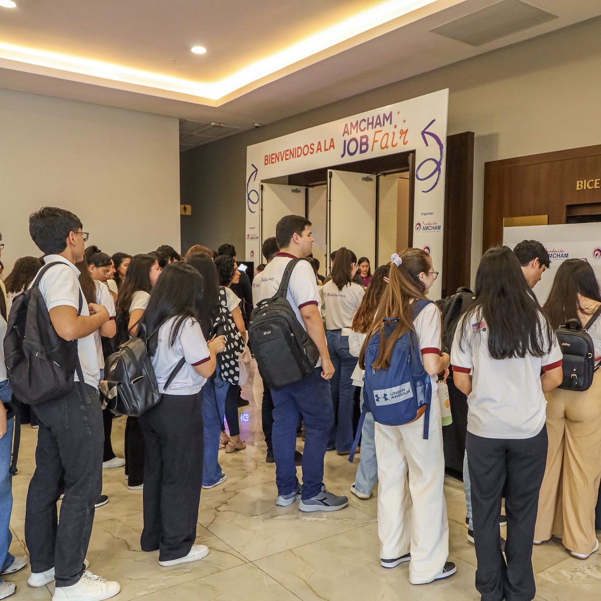 FundacionAMCHAM's tweet image. ✨AmCham Job Fair | Segunda edición✨
Una jornada que nos unió para crear juntos un futuro brillante: oportunidades de empleo, mentorías con líderes empresariales, un panel de CEOs, charlas con expertos ¡y mucho networking! 🚀
Gracias por vivir esta experiencia junto a nosotros