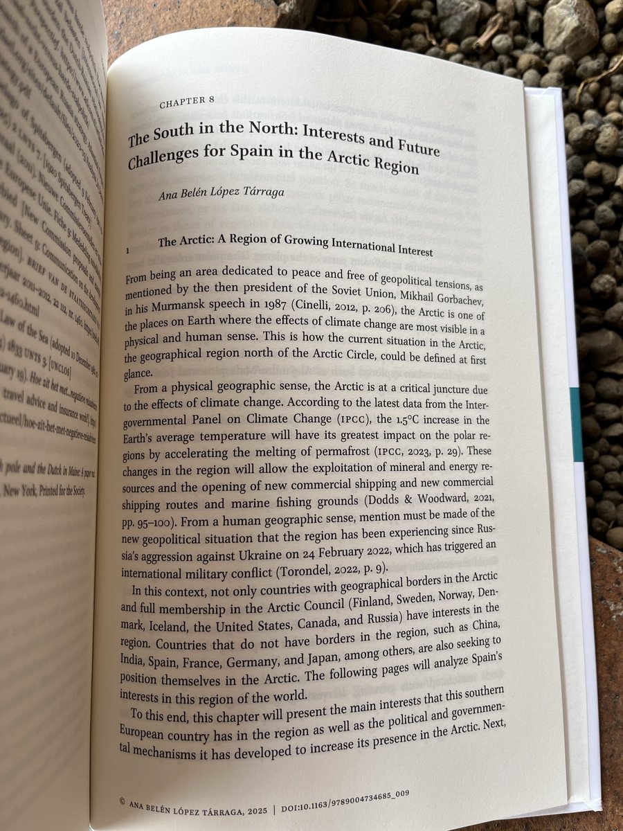 tarraga_ana's tweet image. Mondays feel less like Mondays when you come home to months of work made real. I contributed a chapter on Spain and its future polar policy to this book, as part of my PhD ❄️🇪🇸 Thanks to @Medydrvc , #StefanKirchner and @ulatowski_laura and congrats to all co-authors! 👏🏻❤️