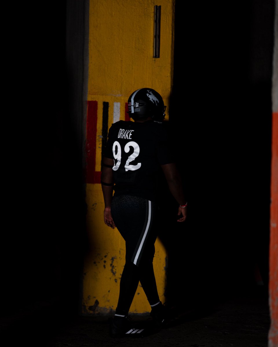 Breaking out the 𝕔𝕠𝕒𝕝-𝕓𝕝𝕒𝕔𝕜 uniforms ⛏️⚫️🤠