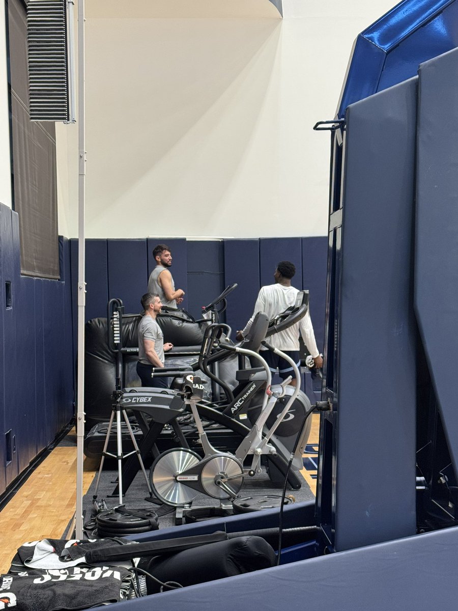 Ty Jerome off to the side after Grizzlies practice on the AlterG treadmill 