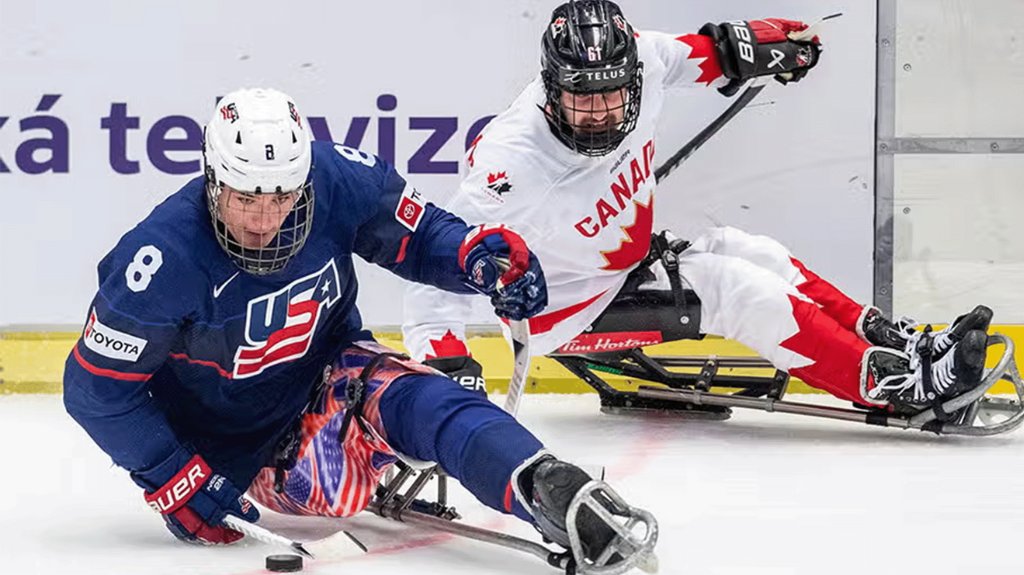 Le Canada s’incline 2–1 en prolongation contre les États-Unis pour amorcer la Coupe internationale de parahockey en Tchéquie. 🏒🥅 Tyler McGregor marque, et Greg Westlake signe son retour avec l’équipe nationale. 🇨🇦
paralympique.ca/news/le-canada…