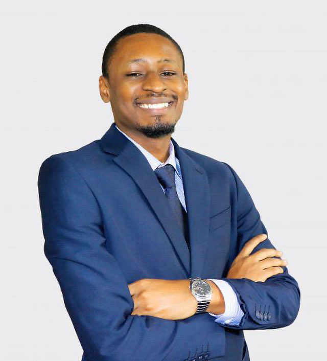 Huyu anaitwa Shababi Nsato Marijani. 

Ni mtoto wa Afande Nsato Marijani.

Yeye na taasisi yake ya Uwakili inayoitwa Hyperion ndo inayotumika kwenye kesi ya mgawanyo wa mali za CHADEMA.

Na sasa Taasisi hiyo hiyo ndo imetumika kutufungulia kesi ya kuidharau Mahakama ikiwa na