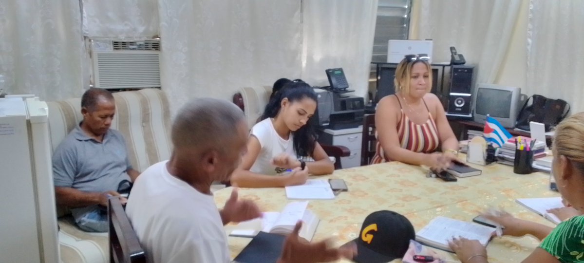 NFrometa39398's tweet image. #PoderPopular
Como de costumbre,se realiza reunión de coordinación de las tareas en la sede del Poder Popular, municipio Niceto Pérez, provincia Guantánamo para la organización de las tareas.
#NicetoPérez