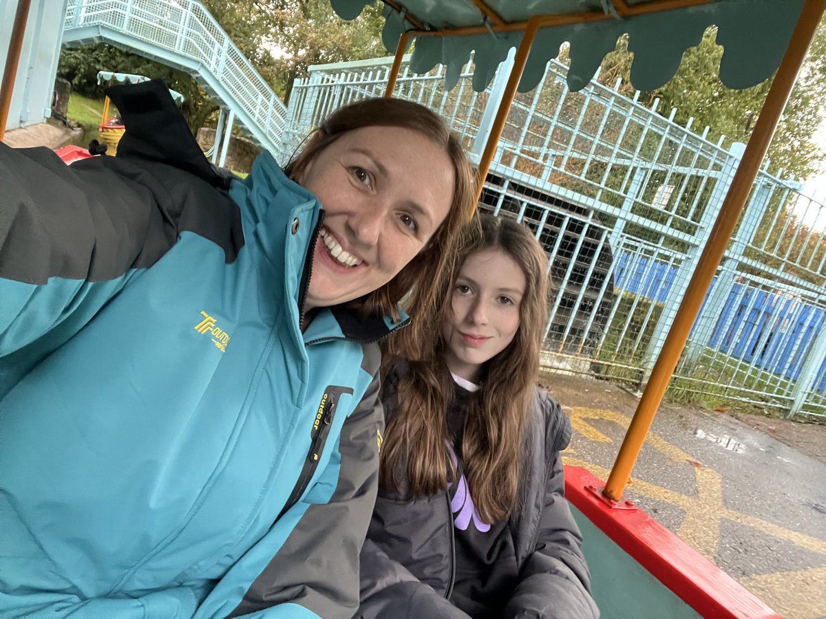 iamnunnthewiser's tweet image. A soggy but fun day at Alton Towers. We walked 15km! #twoweekhalfterm