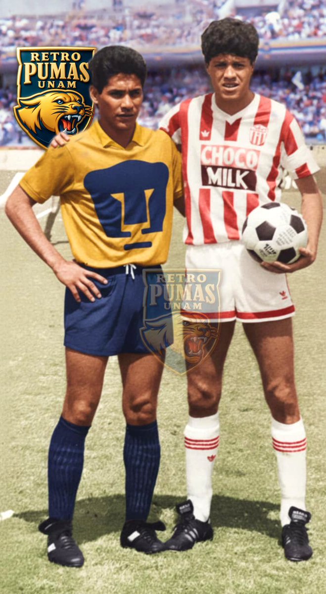 Los delanteros Jorge Campos de Pumas y Ricardo Peláez de Necaxa en una #FotoRetro de la campaña 1989-90.