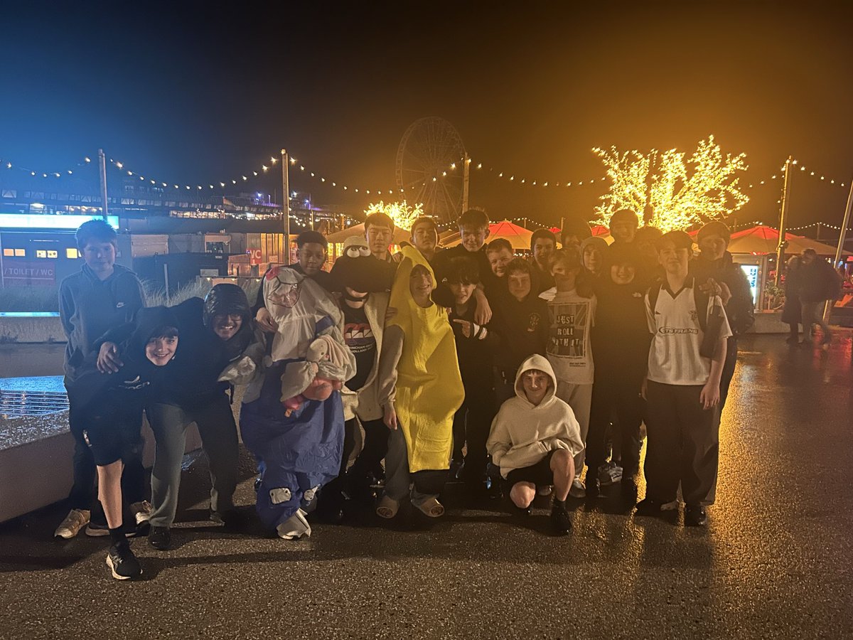 Scheveningen done. Early night before game day! 🟢🔴⚫️🏉 #agsbsport