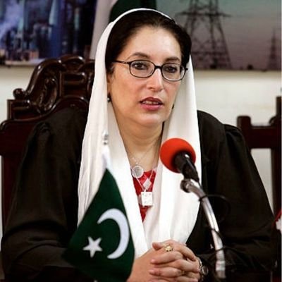 naeemkhaniq's tweet photo. کچھ لوگ!!!
 جو ہم سے بچھڑے ہیں
وہ لوگ نہیں تھے گنوانے کے 
وہ لوگ تو ایسے رہبر تھے
جو راہ دِکھا کر چلے گئے
وہ لوگ تو جیسے ہیرا تھے
جو گِرتے ہی کھو جاتے ہیں
وہ لوگ تو ایسے خزانے تھے
جو کھلتے ہی چھن جاتے ہیں
وہ لوگ تو ایسا زیور تھے
جسے مٹی تلے چھپاتے ہیں
وہ لوگ تو ایسے اثاثے تھے
👇 https://t.co/dlEqwEhaLH