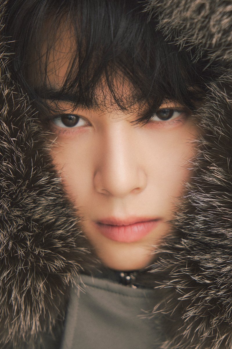 fansite (2019)             brand ad (2025)

#CHAEUNWOO #차은우