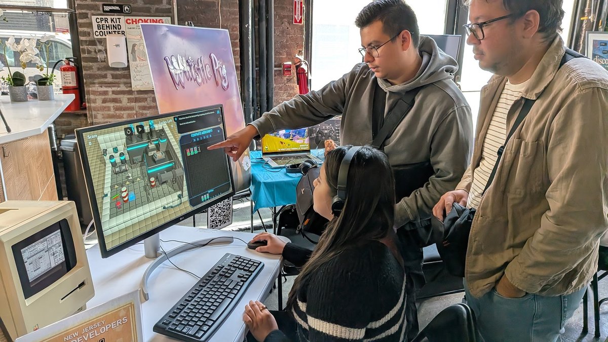 IGDANYC's tweet image. HERE THEY ARE, all the #NYC indie games that exhibited at our Game-A-Palooza celebration, with links to check them out. PLEASE DO!

 Spreadsheet: docs.google.com/spreadsheets/d…

(And, if you're in NYC, join us Oct 21 at Level Up Tuesday in Midtown.)  #NYMakesGames