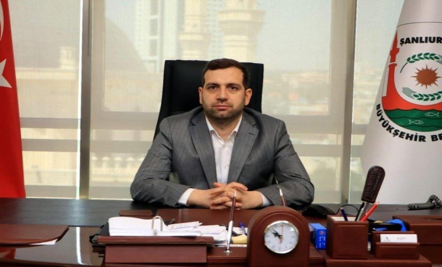 Sosyal Hizmetler daire başkanlığını layıkıyla yerine getiren Emrah Karaca Şanlıurfa Büyükşehir Belediyesi Genel Sekreter yardımcısı oldu.
Yerinde bir atama hayırlı olsun inşallah.