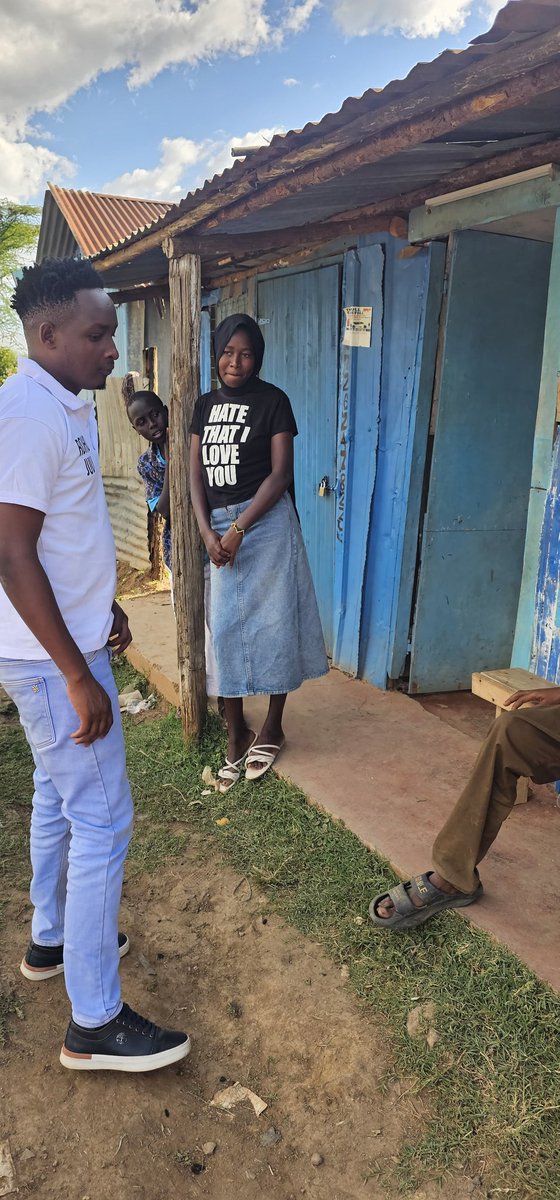 MAPENZI NAYO...

It's always a joy to interact with and listen to residents of my beloved county of #BARINGO. 
They are warm and very welcoming ( if you think I'm lying, ebu look at the face of that lady, her t-shirt says it all 😀🫶 )
I'm determined and focused to inspire real