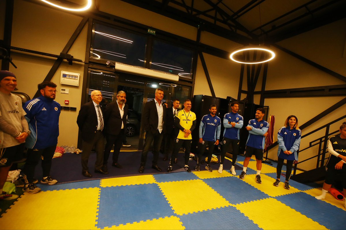 Başkanımız Sadettin Saran takımımızla bir araya geldi. 💛💙