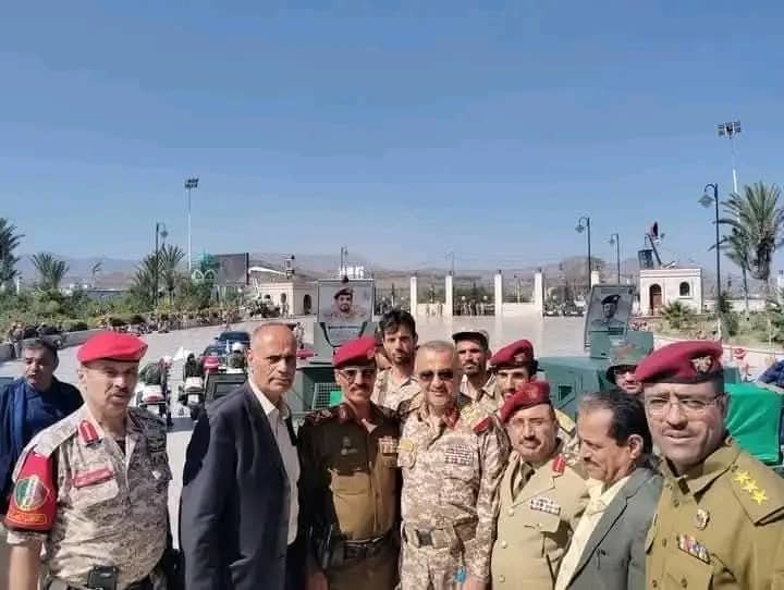 ahmadmosawa's tweet photo. مراسم تشييع الشهيد الفريق الركن المجاهد محمد عبدالكريم الغماري في العاصمة #صنعاء
مشاركة شعبية واسعة عكست مستوى التلاحم الشعبي مع رجال الرجال بالقوات المسلحة اليمنية في مختلف المواقع العسكرية والمرحل يؤكد الشعب اليمني العظيم مدى حبه ووفاءه لتضحيات رجاله العظماء.
فسلام الله على اليمن قيادة وشعباً والايمان يمان والحكمة يمانية

#رجل_العطاء
#شهداؤنا_عظماؤنا