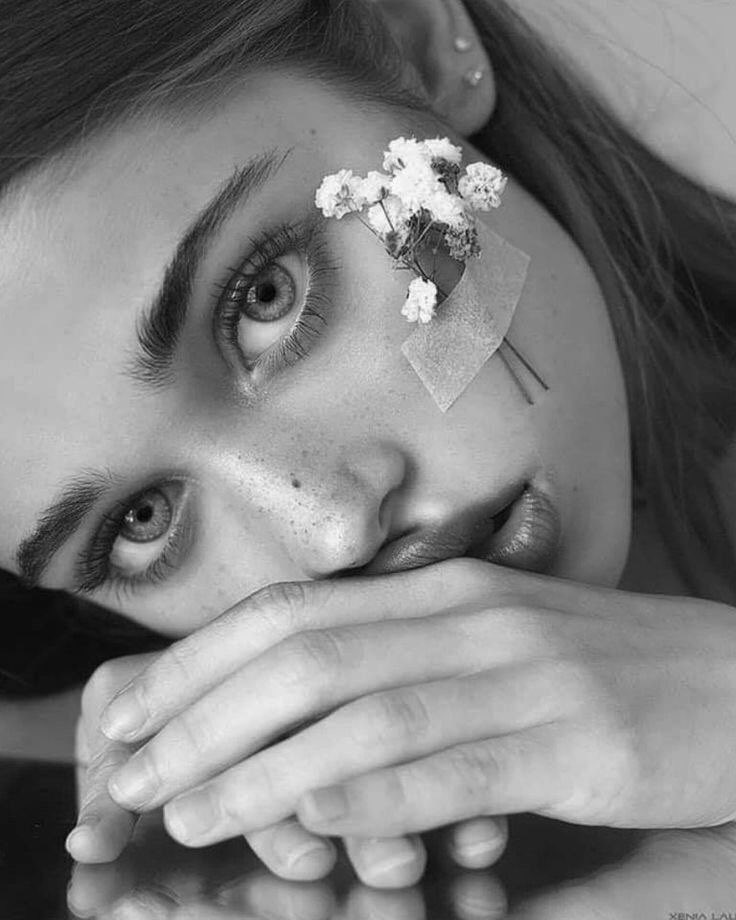 SALAMAFARS's tweet image. هاذا العالم غير مؤهل كي تتعامل معه بقلبك