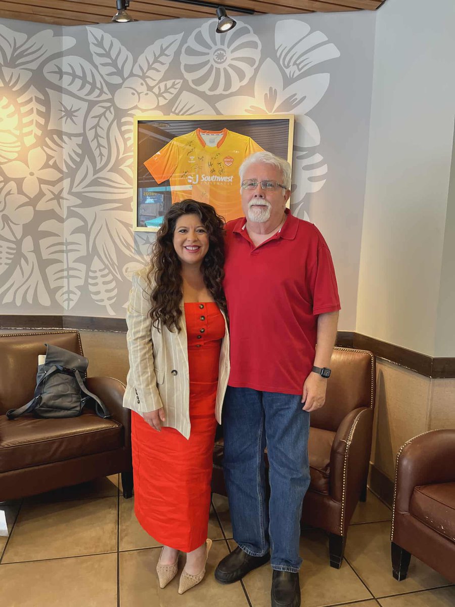 RepMaryGonzalez's tweet image. Supporting our retired teacher is central to the work of our office. Loved reconnecting with Region 19 TRTA President Steve Evans. Thank you Steve for your thoughtful and committed leadership to this wonderful and important group. #TRTA #txlege #HD75 #RetiredTeachers