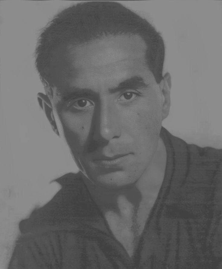 Luys Santa Marina, escritor, periodista y poeta catalán, desconocido por muchos, silenciado por unos y por otros. Ingresa en Falange en 1933, ostentando la jefatura de Barcelona. Participa organizando el SEU y las CONS de Cataluña.
larazon.es/cultura/202212…

pin.it/2vf4nQZVw