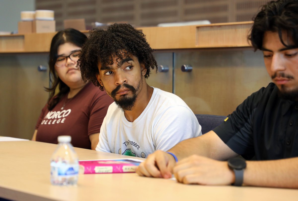 NorcoCollege's tweet image. 🌟 At the Read 2 Succeed Student Panel, we had an engaging discussion about the book &quot;Fireworks Every Night&quot;! 🎆 Our students posed some fantastic questions that sparked deep conversations. 📚✨ #Read2Succeed
